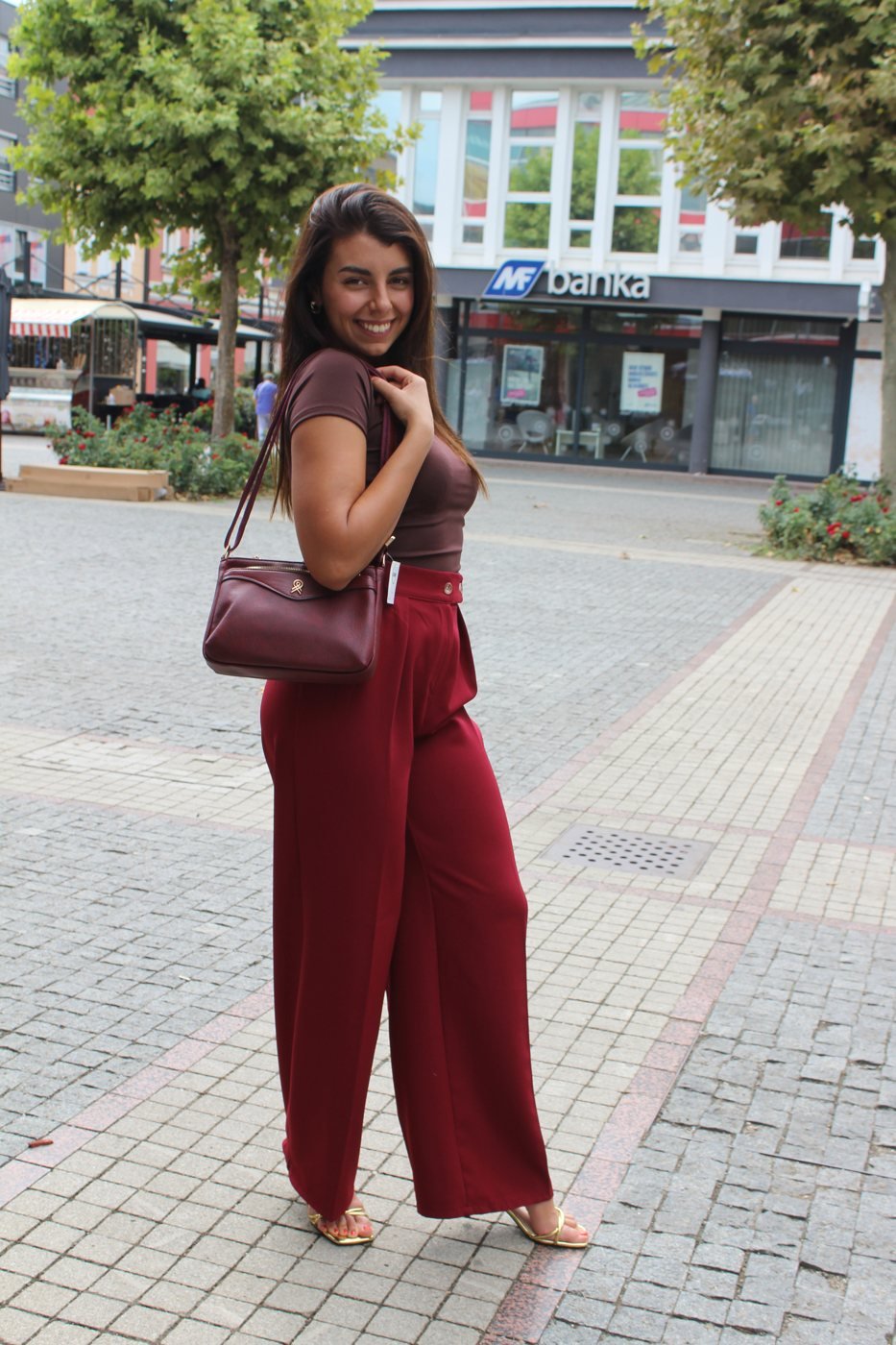 Elegantne ženske pantalone bordo